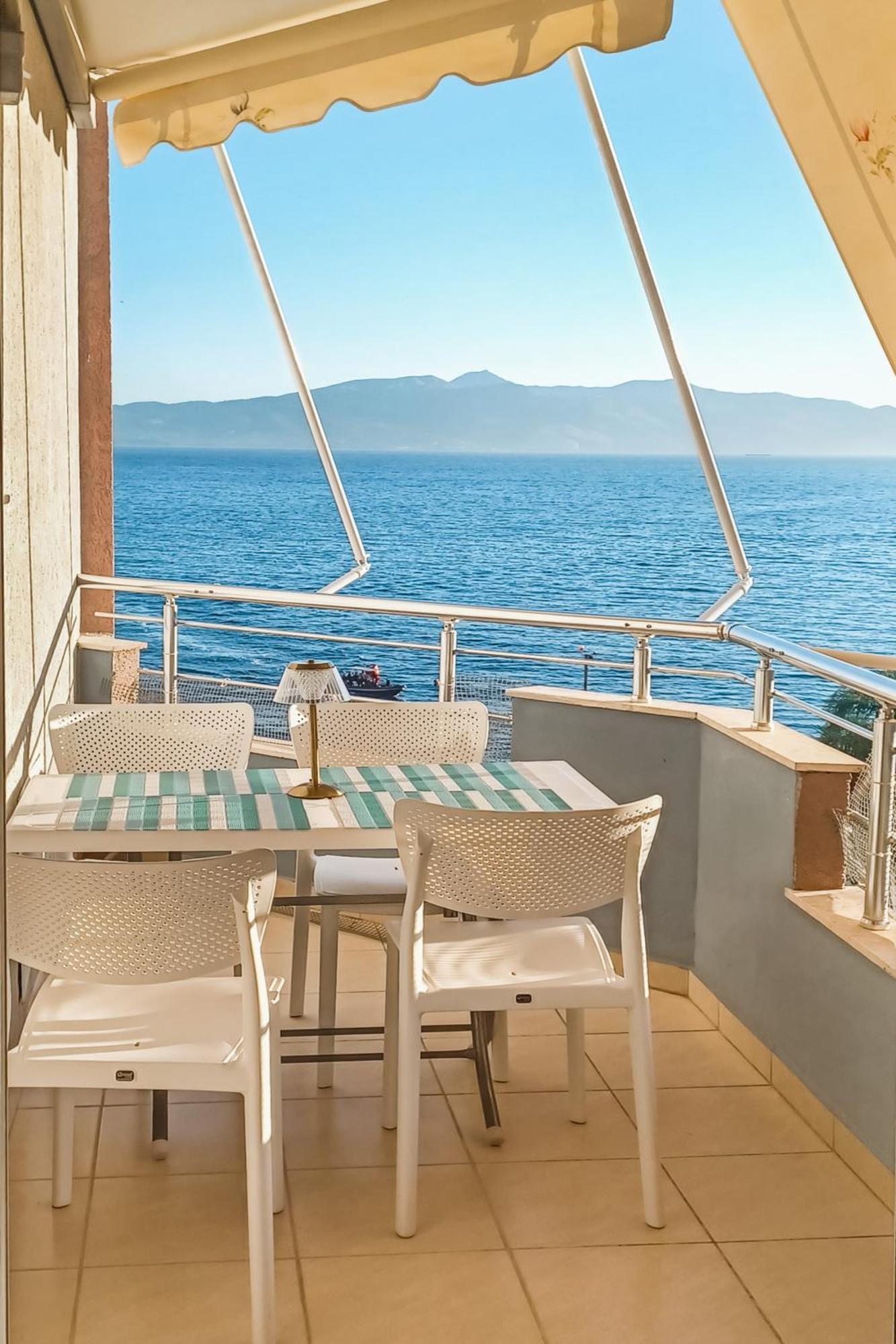 Susy Sea View Apartment Sarande Exterior photo